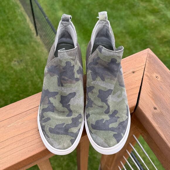 Steve Madden size 9 Shane Suede Leather Camo Wedge Sneakers Booties - Picture 4 of 11